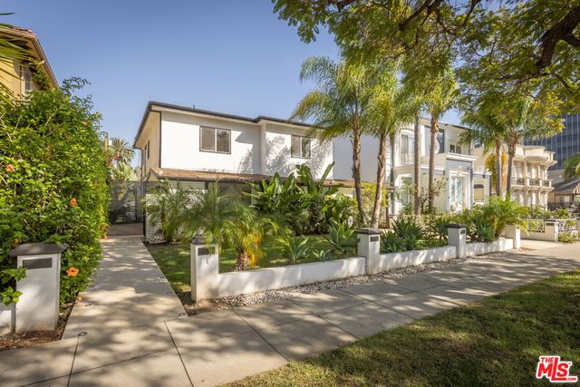 120 N Oakhurst Drive, Beverly Hills, CA 90210