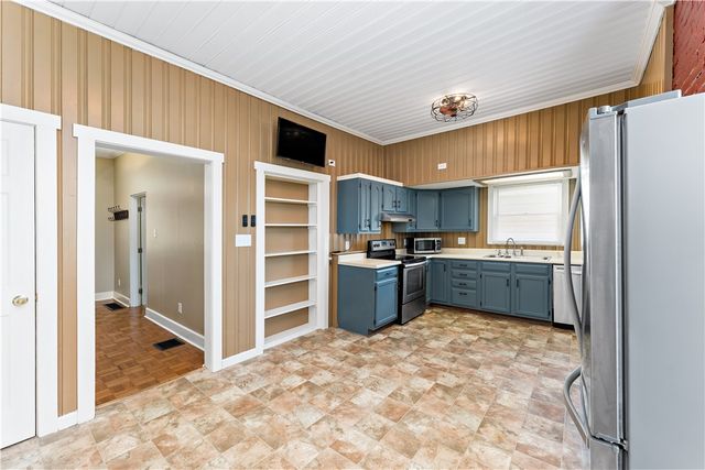 1004 Market St, Bridgewater, PA 15009