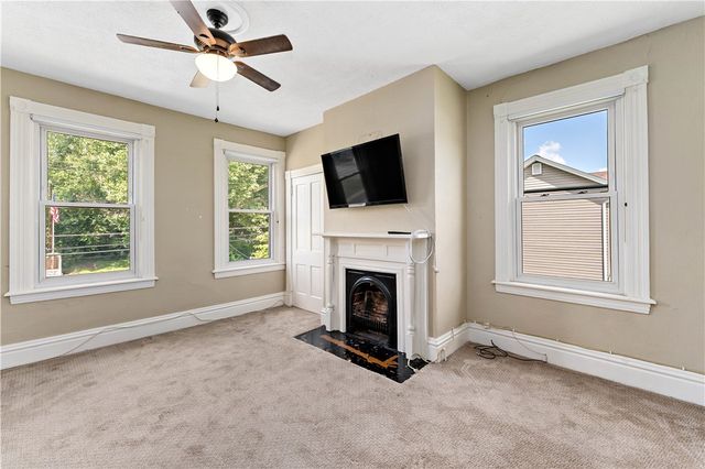 1004 Market St, Bridgewater, PA 15009