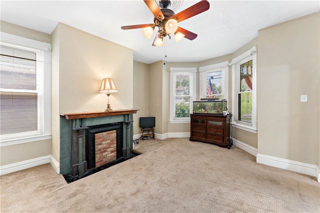 1004 Market St, Bridgewater, PA 15009