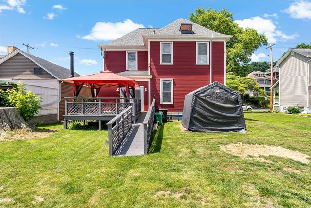 1004 Market St, Bridgewater, PA 15009