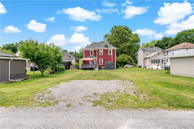 1004 Market St, Bridgewater, PA 15009