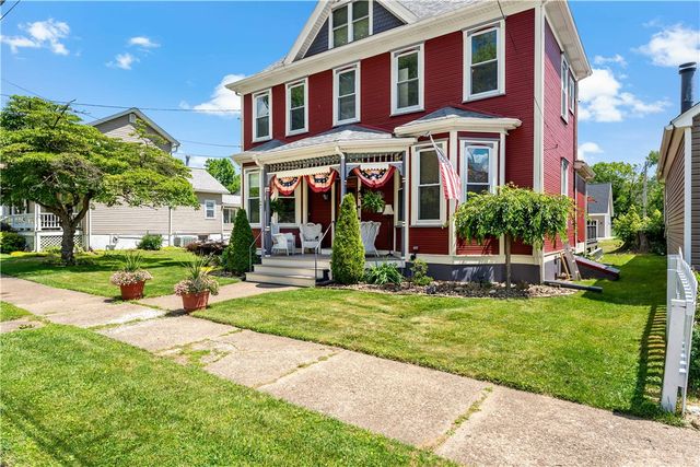 1004 Market St, Bridgewater, PA 15009