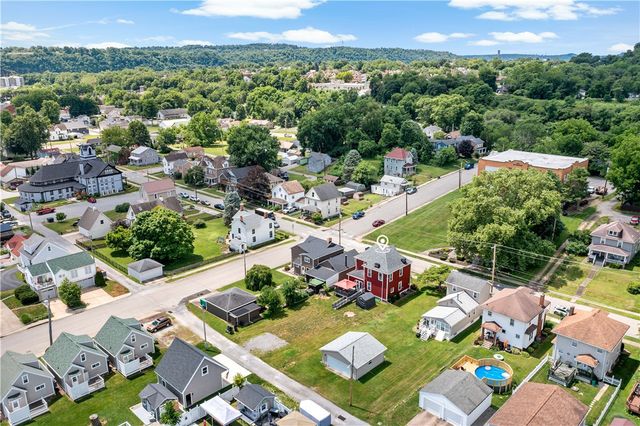 1004 Market St, Bridgewater, PA 15009