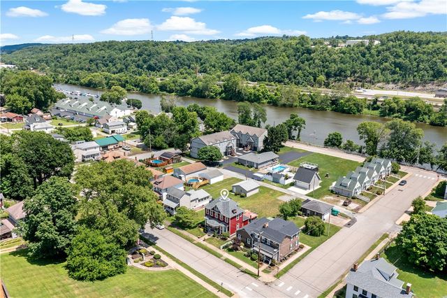 1004 Market St, Bridgewater, PA 15009