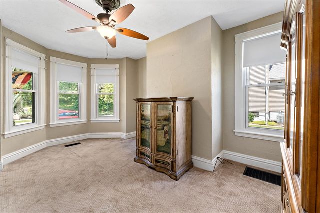1004 Market St, Bridgewater, PA 15009