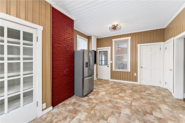 1004 Market St, Bridgewater, PA 15009