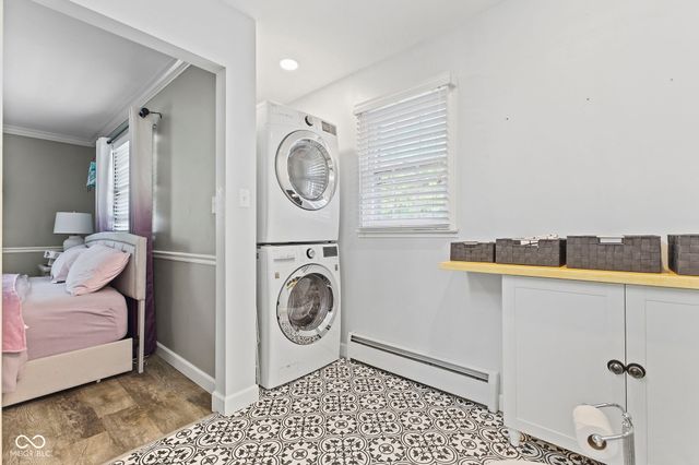 3038 Santiago Drive, Greenwood, IN 46143