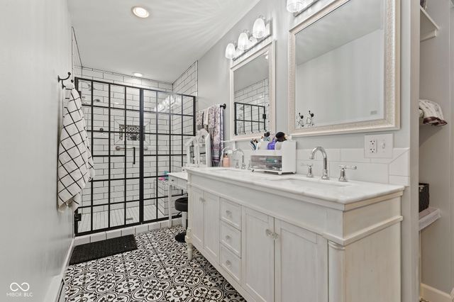 3038 Santiago Drive, Greenwood, IN 46143