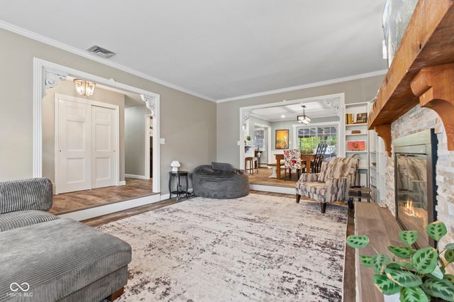 3038 Santiago Drive, Greenwood, IN 46143
