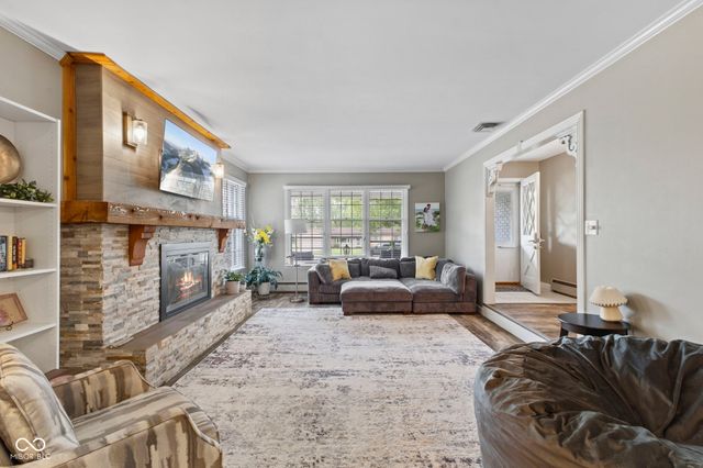 3038 Santiago Drive, Greenwood, IN 46143