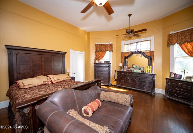 401 S 4th Street, Eunice, LA 70535