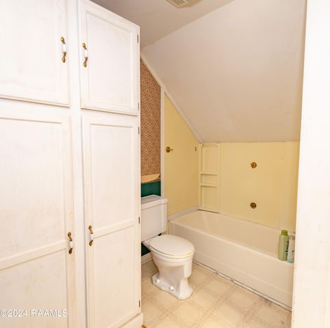 401 S 4th Street, Eunice, LA 70535