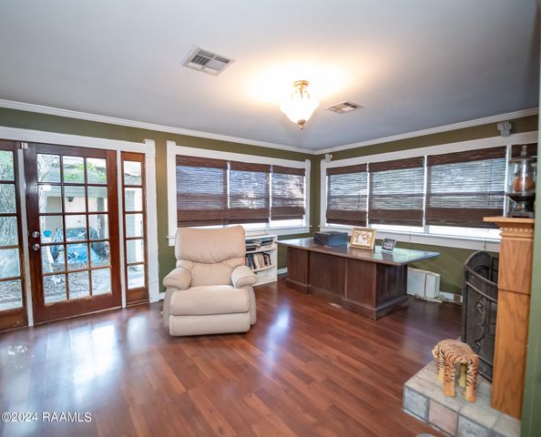 401 S 4th Street, Eunice, LA 70535