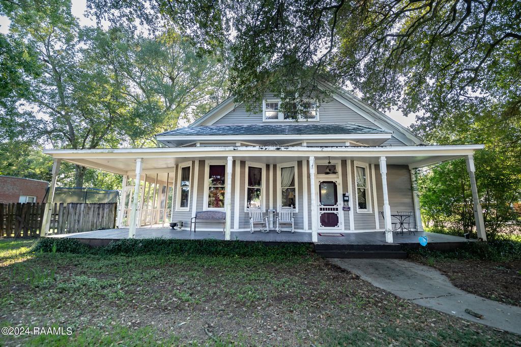 401 S 4th Street, Eunice, LA 70535