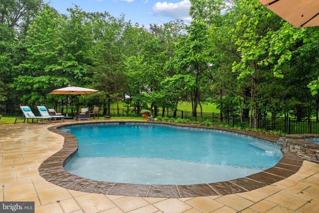 9801 THOROUGHBRED RD, Warrenton, VA 20187