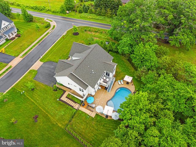 9801 THOROUGHBRED RD, Warrenton, VA 20187