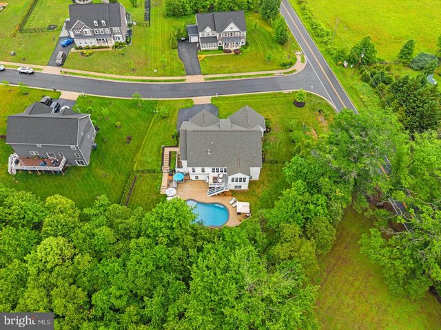9801 THOROUGHBRED RD, Warrenton, VA 20187
