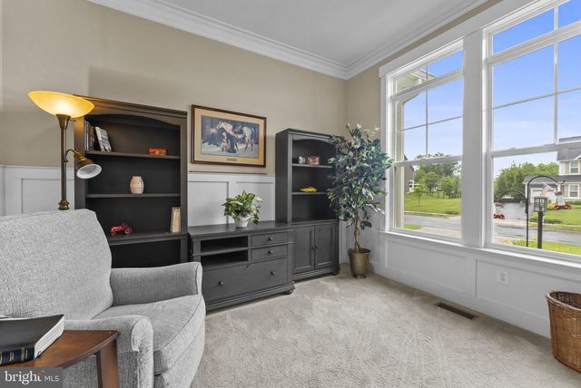 9801 THOROUGHBRED RD, Warrenton, VA 20187