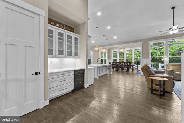 9801 THOROUGHBRED RD, Warrenton, VA 20187