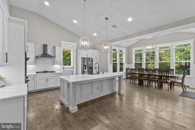 9801 THOROUGHBRED RD, Warrenton, VA 20187
