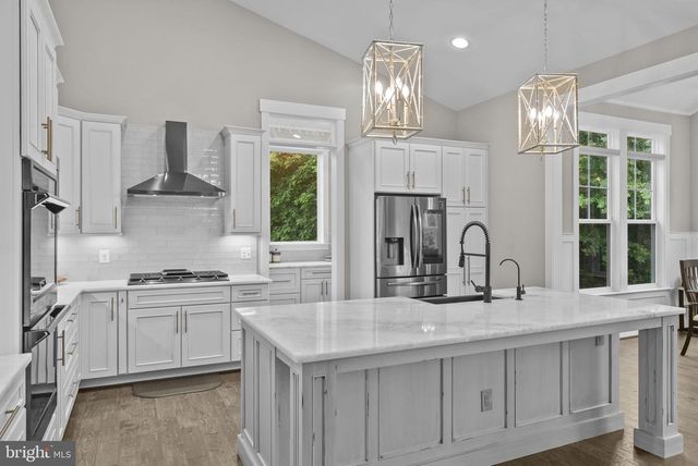 9801 THOROUGHBRED RD, Warrenton, VA 20187