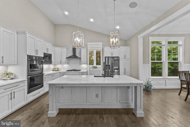 9801 THOROUGHBRED RD, Warrenton, VA 20187