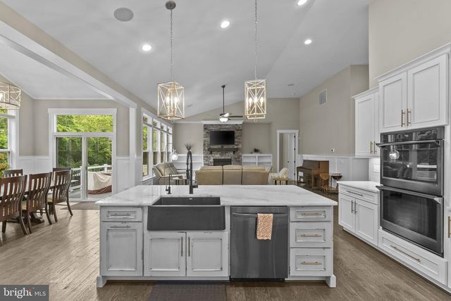 9801 THOROUGHBRED RD, Warrenton, VA 20187