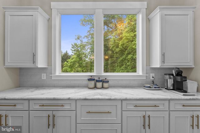 9801 THOROUGHBRED RD, Warrenton, VA 20187