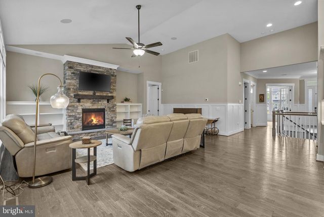 9801 THOROUGHBRED RD, Warrenton, VA 20187