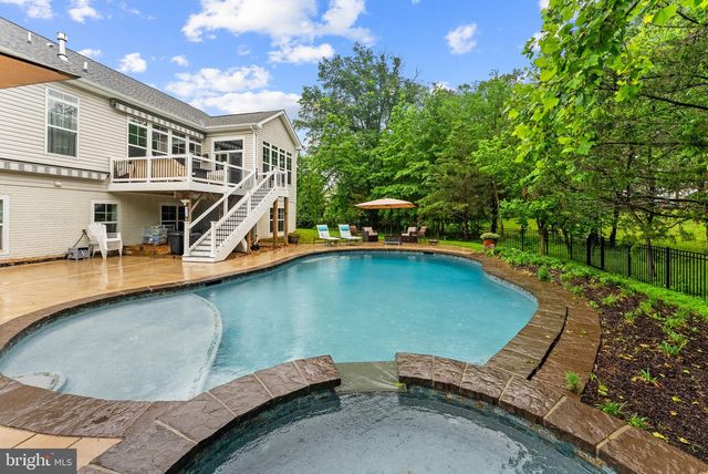 9801 THOROUGHBRED RD, Warrenton, VA 20187
