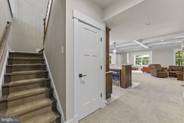9801 THOROUGHBRED RD, Warrenton, VA 20187