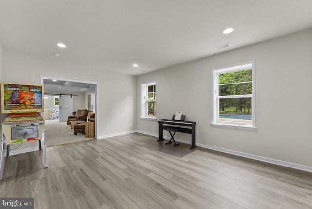 9801 THOROUGHBRED RD, Warrenton, VA 20187