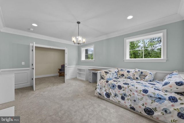 9801 THOROUGHBRED RD, Warrenton, VA 20187