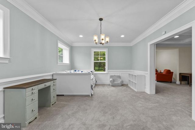 9801 THOROUGHBRED RD, Warrenton, VA 20187