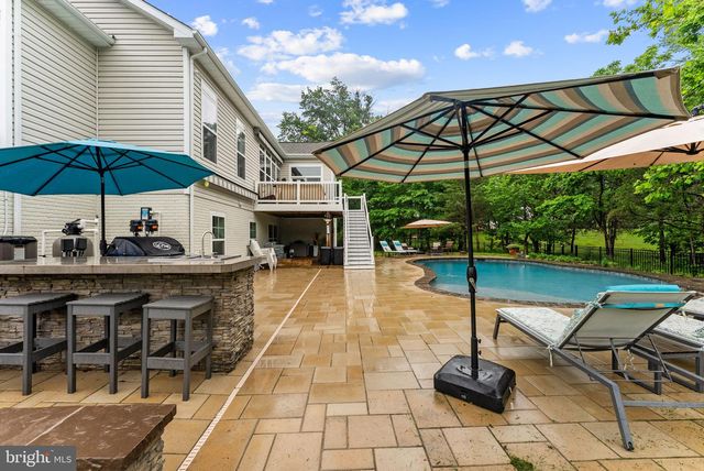 9801 THOROUGHBRED RD, Warrenton, VA 20187