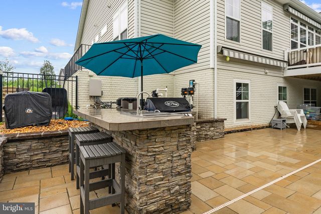 9801 THOROUGHBRED RD, Warrenton, VA 20187