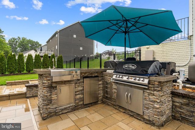 9801 THOROUGHBRED RD, Warrenton, VA 20187