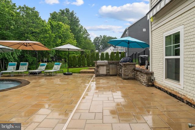 9801 THOROUGHBRED RD, Warrenton, VA 20187