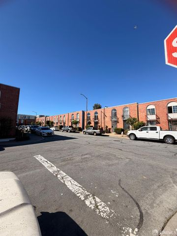 1 Mccarthy Avenue, San Francisco, CA 94134