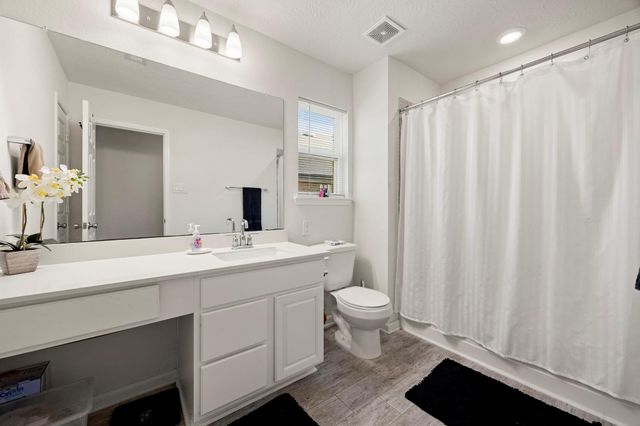 15606 Clearwater Bend Drive, Houston, TX 77044