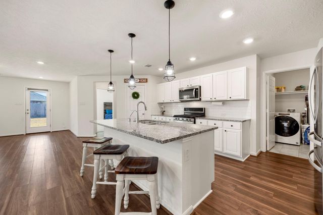 15606 Clearwater Bend Drive, Houston, TX 77044