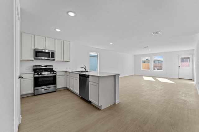 101 Ellendale PL, Fredericksburg, TX 78624