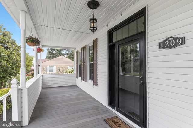 1209 LINDEN AVE, Halethorpe, MD 21227
