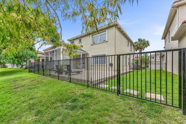 1070 Grove Park Circle, Boynton Beach, FL 33436