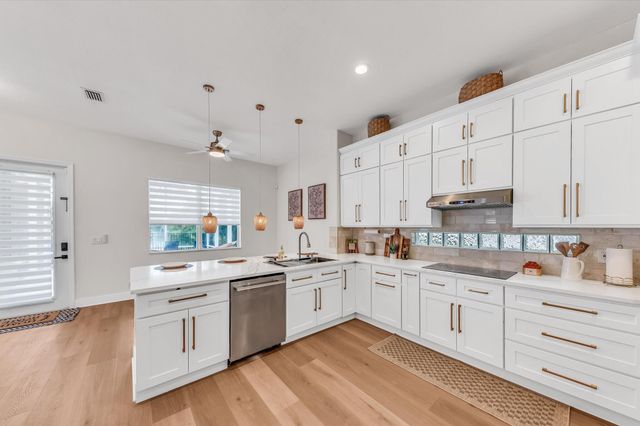 1070 Grove Park Circle, Boynton Beach, FL 33436
