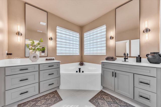 1070 Grove Park Circle, Boynton Beach, FL 33436
