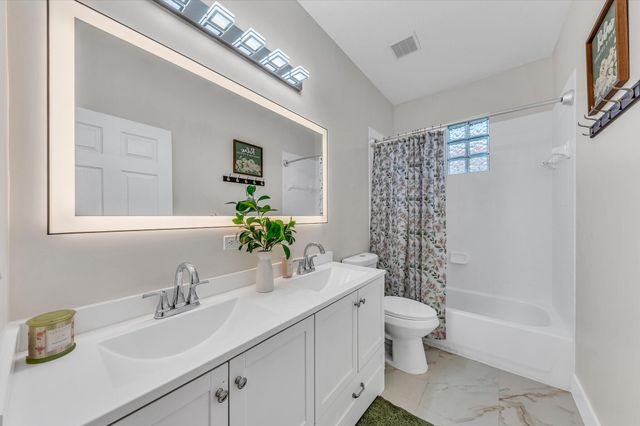 1070 Grove Park Circle, Boynton Beach, FL 33436