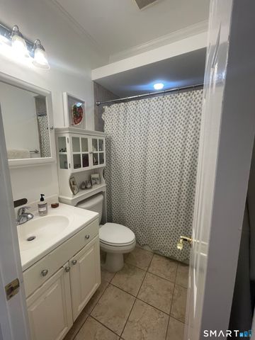 345 Greenwich Avenue 2, Greenwich, CT 06830