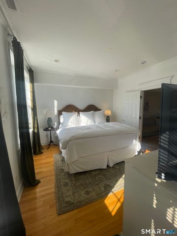 345 Greenwich Avenue 2, Greenwich, CT 06830